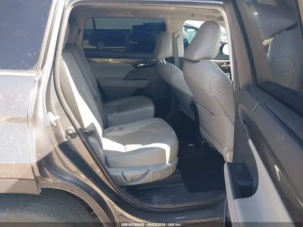 5TDFZRAH9LS016899 2020 TOYOTA HIGHLANDER - Image 8