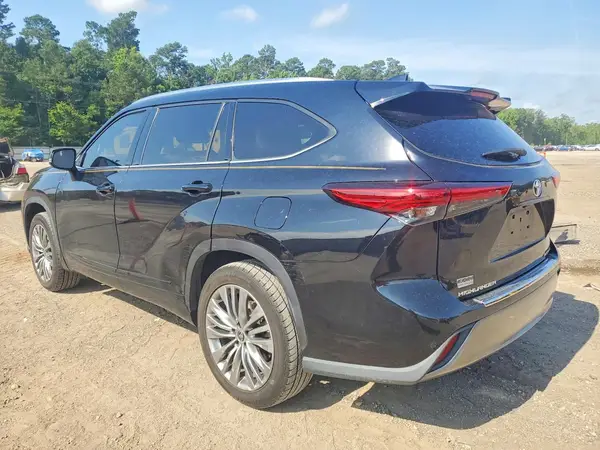 5TDFZRAH9MS078594 2021 TOYOTA HIGHLANDER - Image 2