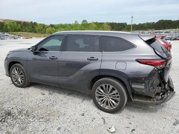 5TDFZRAH9MS088994 2021 TOYOTA HIGHLANDER - Image 2