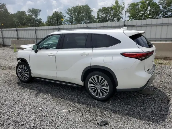5TDFZRAHXMS035656 2021 TOYOTA HIGHLANDER - Image 2