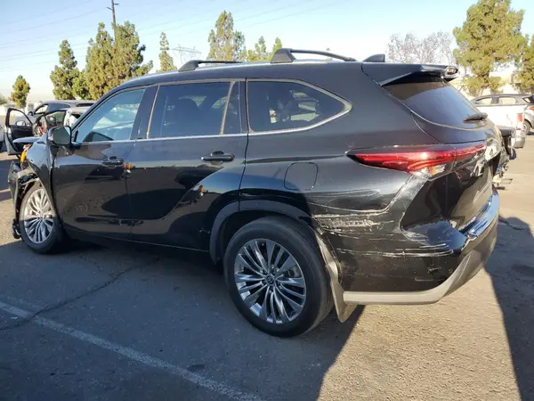 5TDFZRAHXMS057446 2021 TOYOTA HIGHLANDER - Image 2