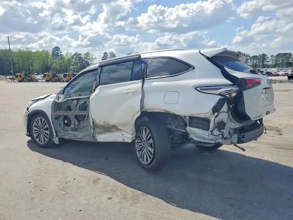 5TDFZRAHXMS064624 2021 TOYOTA HIGHLANDER - Image 2