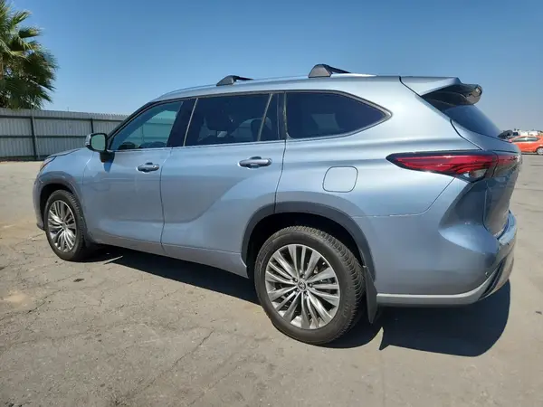 5TDFZRAHXMS073470 2021 TOYOTA HIGHLANDER - Image 2