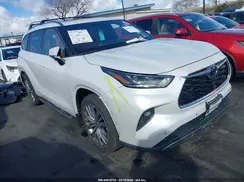 5TDFZRAHXNS095678 2022 TOYOTA HIGHLANDER