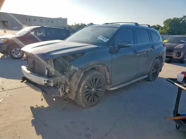 5TDFZRAHXNS121177 2022 TOYOTA HIGHLANDER - Image 1