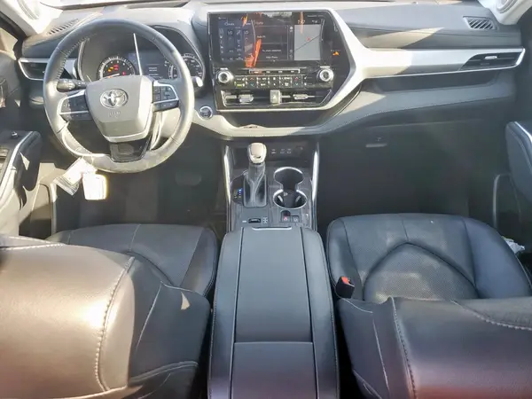 5TDFZRAHXNS121177 2022 TOYOTA HIGHLANDER - Image 8