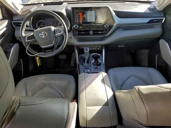 5TDFZRBH0LS004106 2020 TOYOTA HIGHLANDER - Image 8