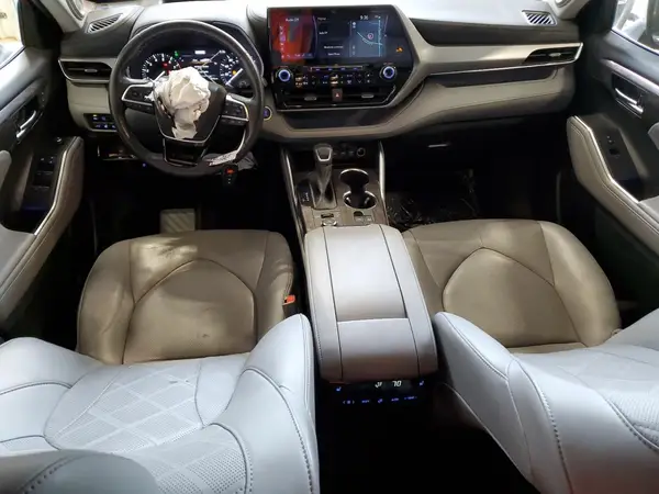 5TDFZRBH0LS040359 2020 TOYOTA HIGHLANDER - Image 8