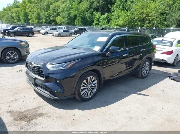 5TDFZRBH0MS064811 2021 TOYOTA HIGHLANDER - Image 2