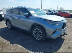 5TDFZRBH0MS068857 2021 TOYOTA HIGHLANDER