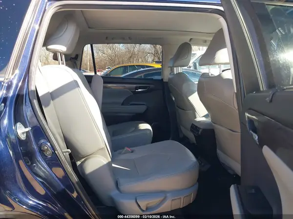 5TDFZRBH0MS071063 2021 TOYOTA HIGHLANDER - Image 7
