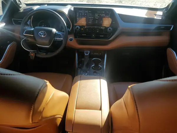 5TDFZRBH0MS094181 2021 TOYOTA HIGHLANDER - Image 8