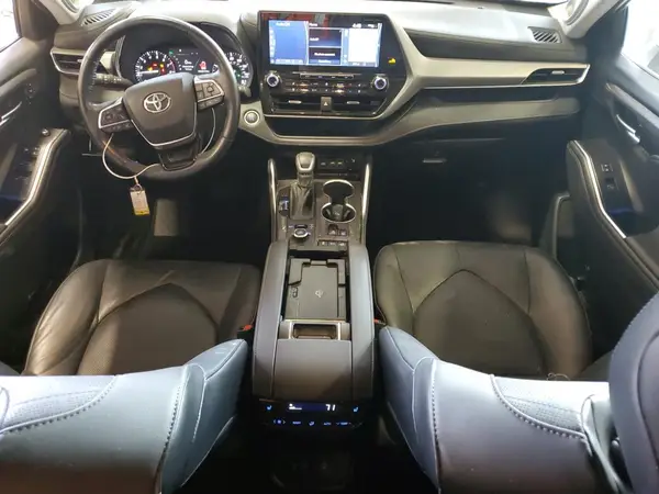 5TDFZRBH0MS111657 2021 TOYOTA HIGHLANDER - Image 8
