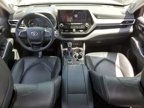 5TDFZRBH0MS119371 2021 TOYOTA HIGHLANDER - Image 8