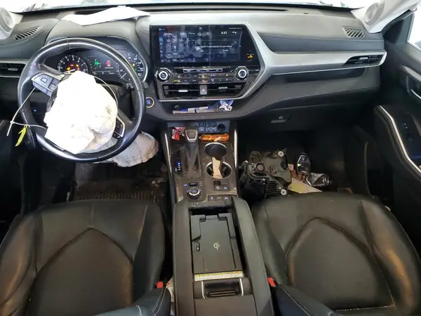 5TDFZRBH0MS137305 2021 TOYOTA HIGHLANDER - Image 8