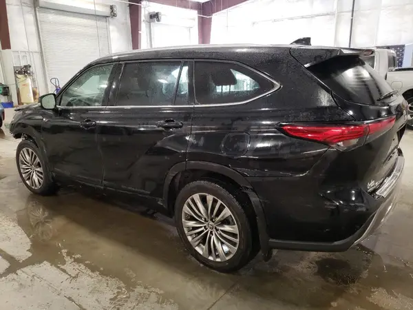 5TDFZRBH0MS152399 2021 TOYOTA HIGHLANDER - Image 2