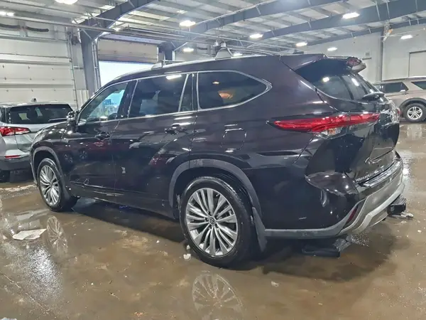 5TDFZRBH0MS152919 2021 TOYOTA HIGHLANDER - Image 2