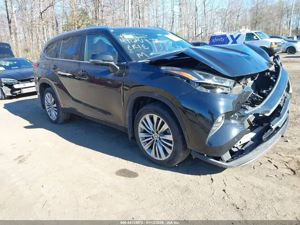 5TDFZRBH0NS189051 2022 TOYOTA HIGHLANDER - Image 1