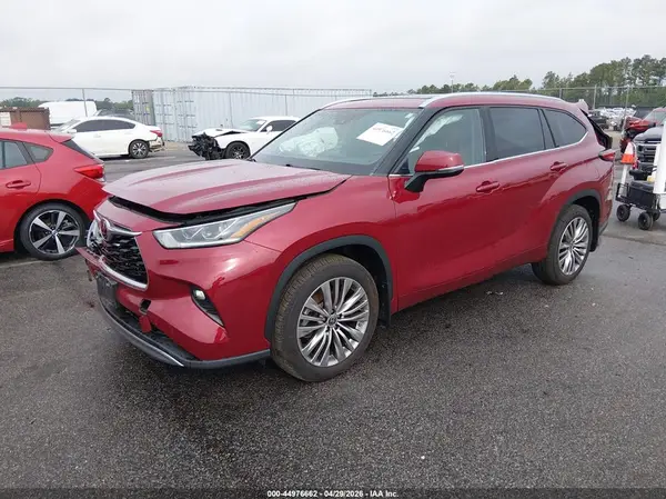 5TDFZRBH0NS196064 2022 TOYOTA HIGHLANDER - Image 2
