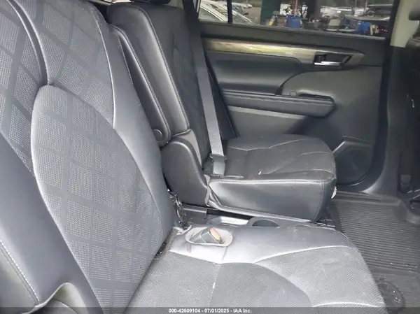 5TDFZRBH0NS202686 2022 TOYOTA HIGHLANDER - Image 8