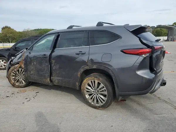 5TDFZRBH0NS217270 2022 TOYOTA HIGHLANDER - Image 2