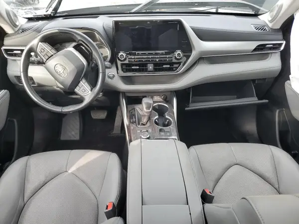 5TDFZRBH0NS217270 2022 TOYOTA HIGHLANDER - Image 8
