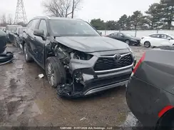 5TDFZRBH0NS247689 2022 TOYOTA HIGHLANDER