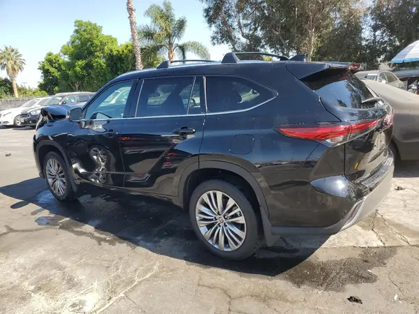 5TDFZRBH0NS252908 2022 TOYOTA HIGHLANDER - Image 2