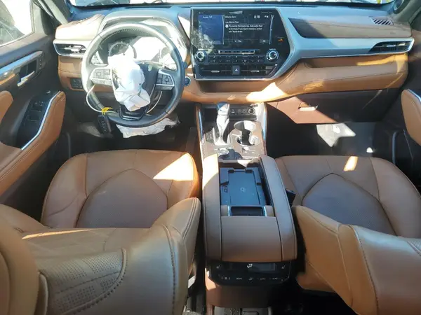 5TDFZRBH0NS252908 2022 TOYOTA HIGHLANDER - Image 8