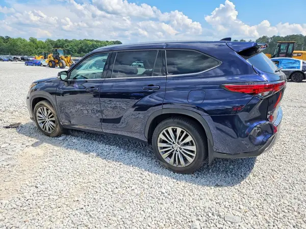 5TDFZRBH1MS074604 2021 TOYOTA HIGHLANDER - Image 2