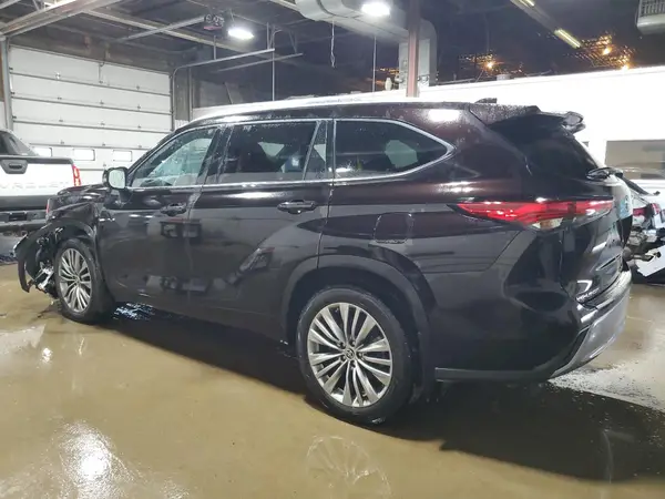 5TDFZRBH1MS085473 2021 TOYOTA HIGHLANDER - Image 2