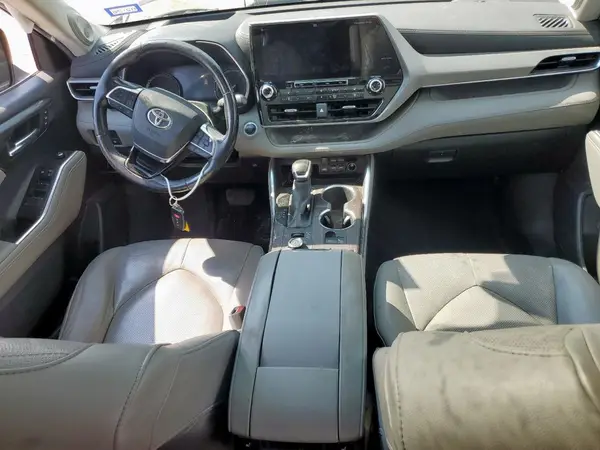 5TDFZRBH1MS093623 2021 TOYOTA HIGHLANDER - Image 8