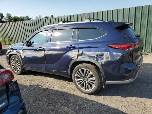 5TDFZRBH1MS099860 2021 TOYOTA HIGHLANDER - Image 2