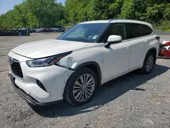 5TDFZRBH1MS107228 2021 TOYOTA HIGHLANDER