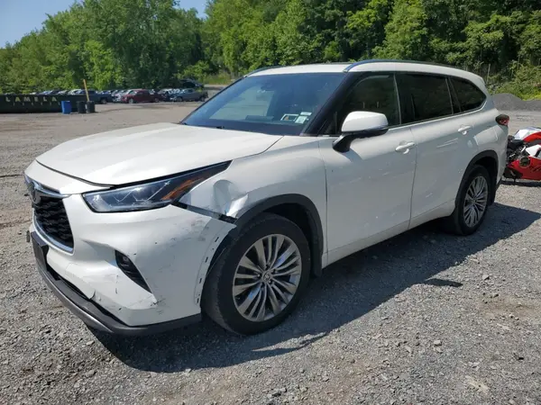 5TDFZRBH1MS107228 2021 TOYOTA HIGHLANDER - Image 1