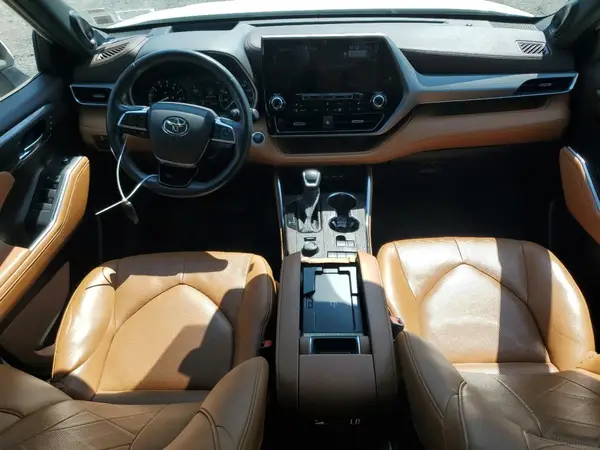 5TDFZRBH1MS107228 2021 TOYOTA HIGHLANDER - Image 8