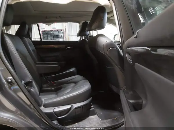 5TDFZRBH1MS129181 2021 TOYOTA HIGHLANDER - Image 8