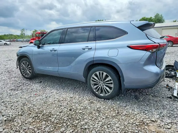 5TDFZRBH1MS134543 2021 TOYOTA HIGHLANDER - Image 2