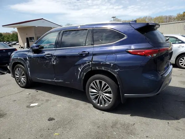 5TDFZRBH1MS143906 2021 TOYOTA HIGHLANDER - Image 2