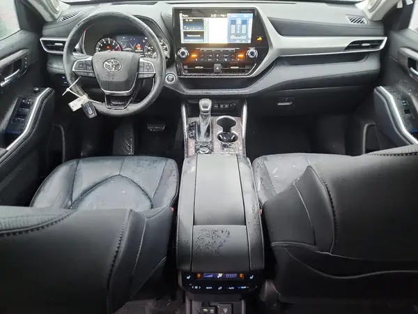 5TDFZRBH1MS148135 2021 TOYOTA HIGHLANDER - Image 8