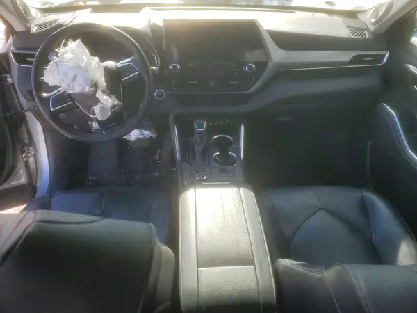 5TDFZRBH1MS151195 2021 TOYOTA HIGHLANDER - Image 8