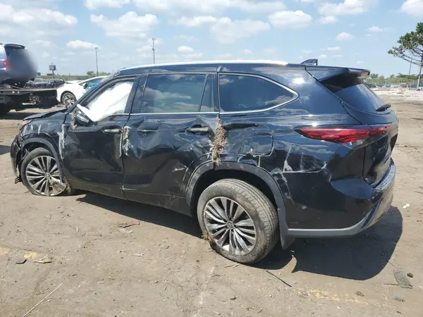 5TDFZRBH1NS187146 2022 TOYOTA HIGHLANDER - Image 2