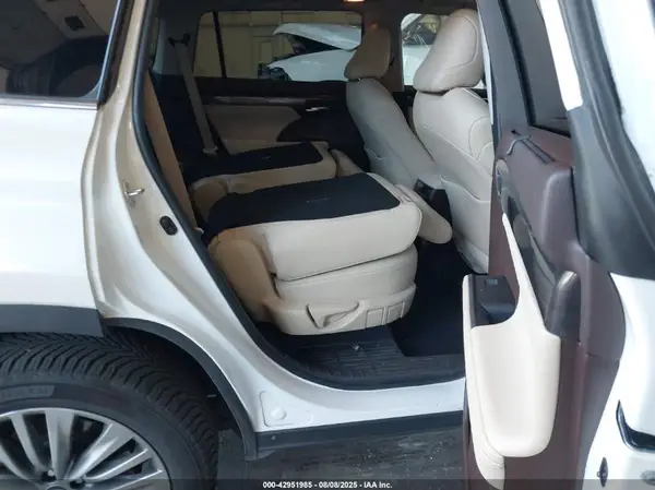 5TDFZRBH2LS021795 2020 TOYOTA HIGHLANDER - Image 8