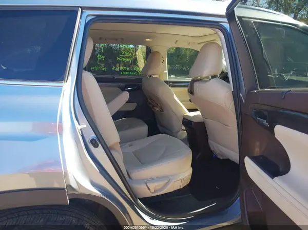 5TDFZRBH2LS036099 2020 TOYOTA HIGHLANDER - Image 8