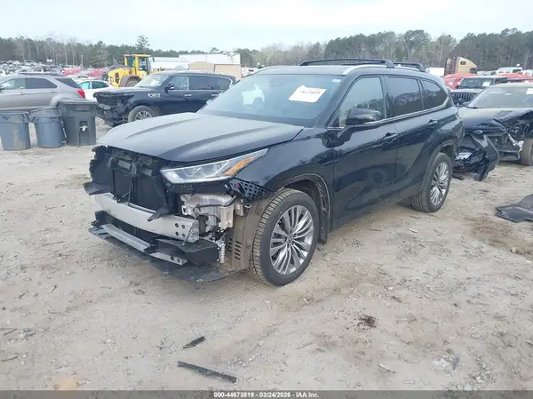 5TDFZRBH2MS073431 2021 TOYOTA HIGHLANDER - Image 2