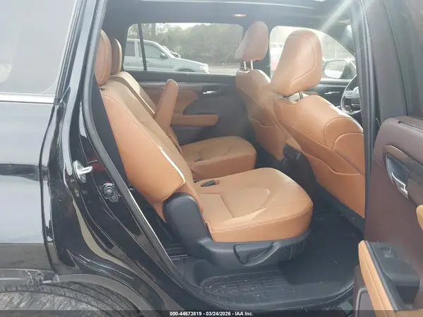 5TDFZRBH2MS073431 2021 TOYOTA HIGHLANDER - Image 8