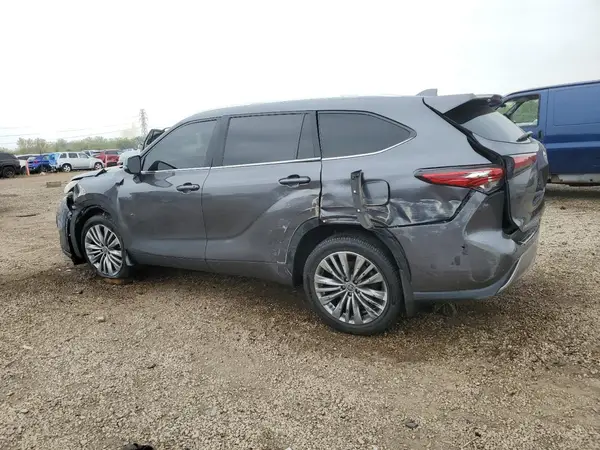 5TDFZRBH2MS087345 2021 TOYOTA HIGHLANDER - Image 2