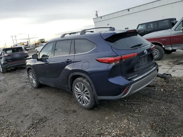 5TDFZRBH2MS115676 2021 TOYOTA HIGHLANDER - Image 2