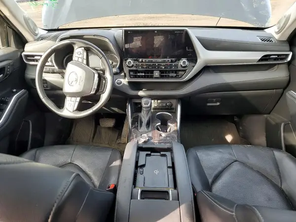 5TDFZRBH2MS126032 2021 TOYOTA HIGHLANDER - Image 8