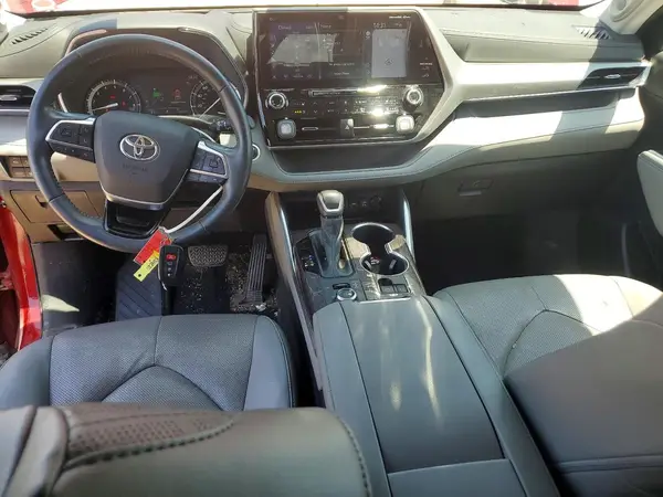 5TDFZRBH2MS159130 2021 TOYOTA HIGHLANDER - Image 8